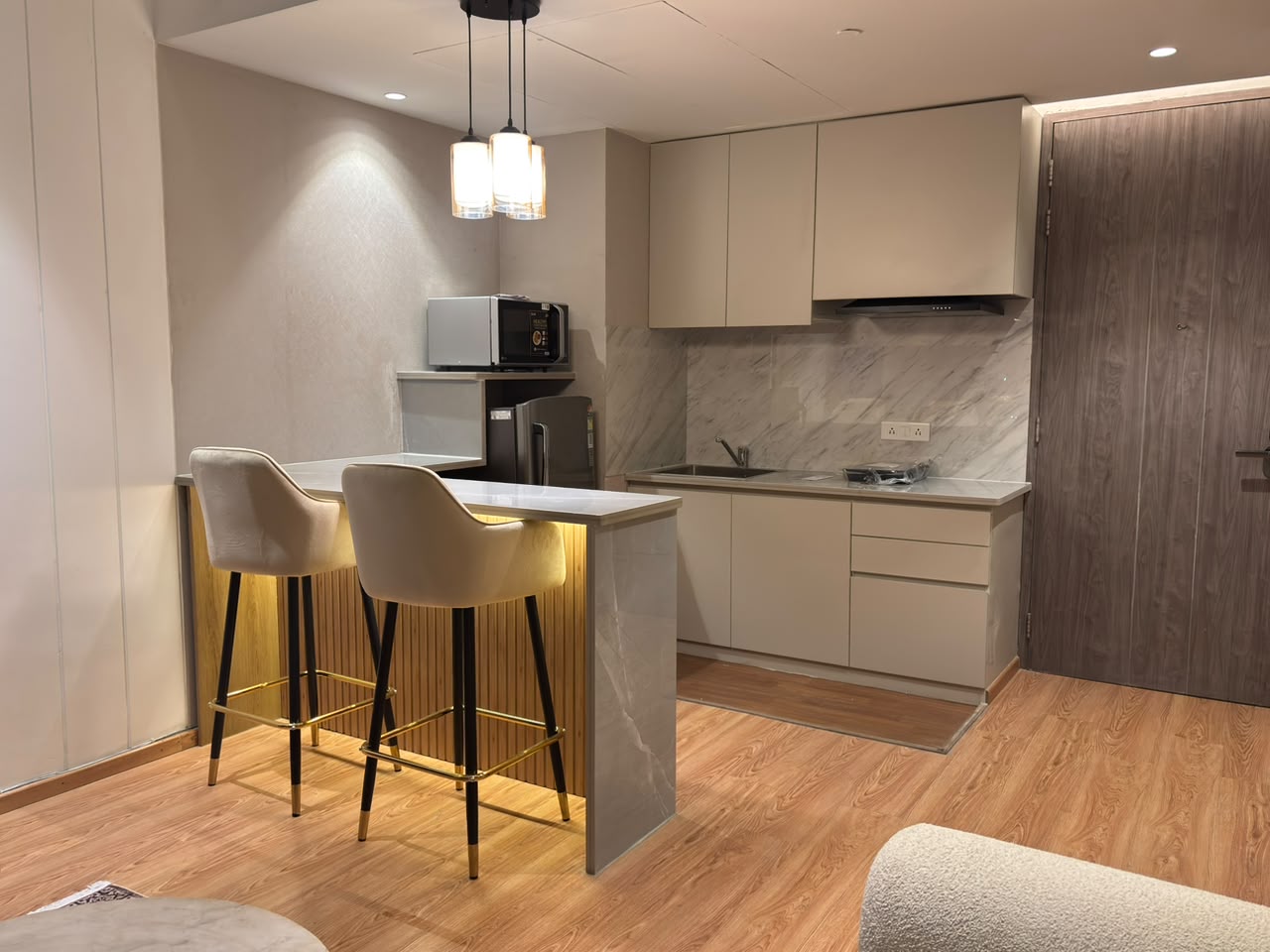 The Sculpted Kitchen — Kitchen & Bar