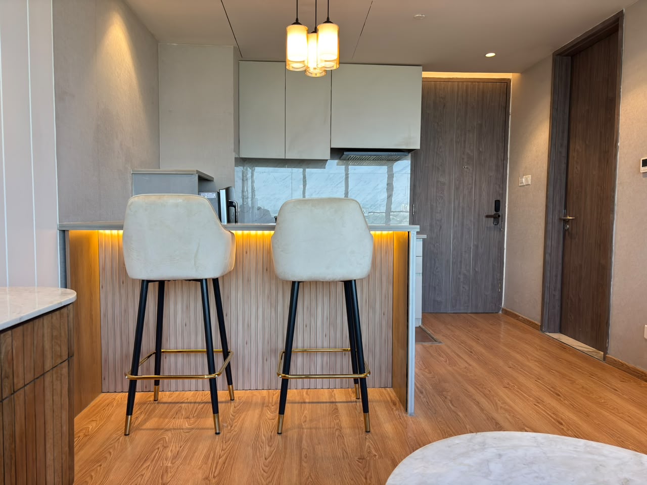 Golden Counter — Kitchen & Bar